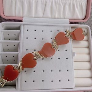 💜 3 for $50 Vintage orange lucite heart bracelet